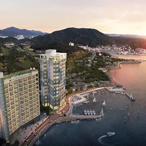 Louis Hamilton Ocean Terrace , Busan South Korea