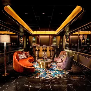 Art Paradiso, Paradise Hotel